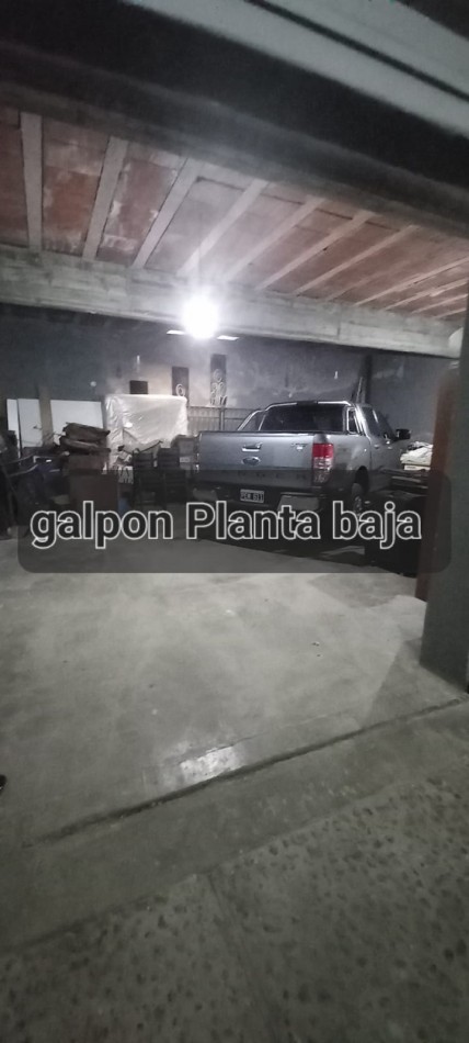 VENTA DE CASA + GALPON, CONSTRUIDO EN 3 PLANTAS. SE ESCUCHAN PROPUESTAS DE PERMUTA Y/ O FINANCIACION.