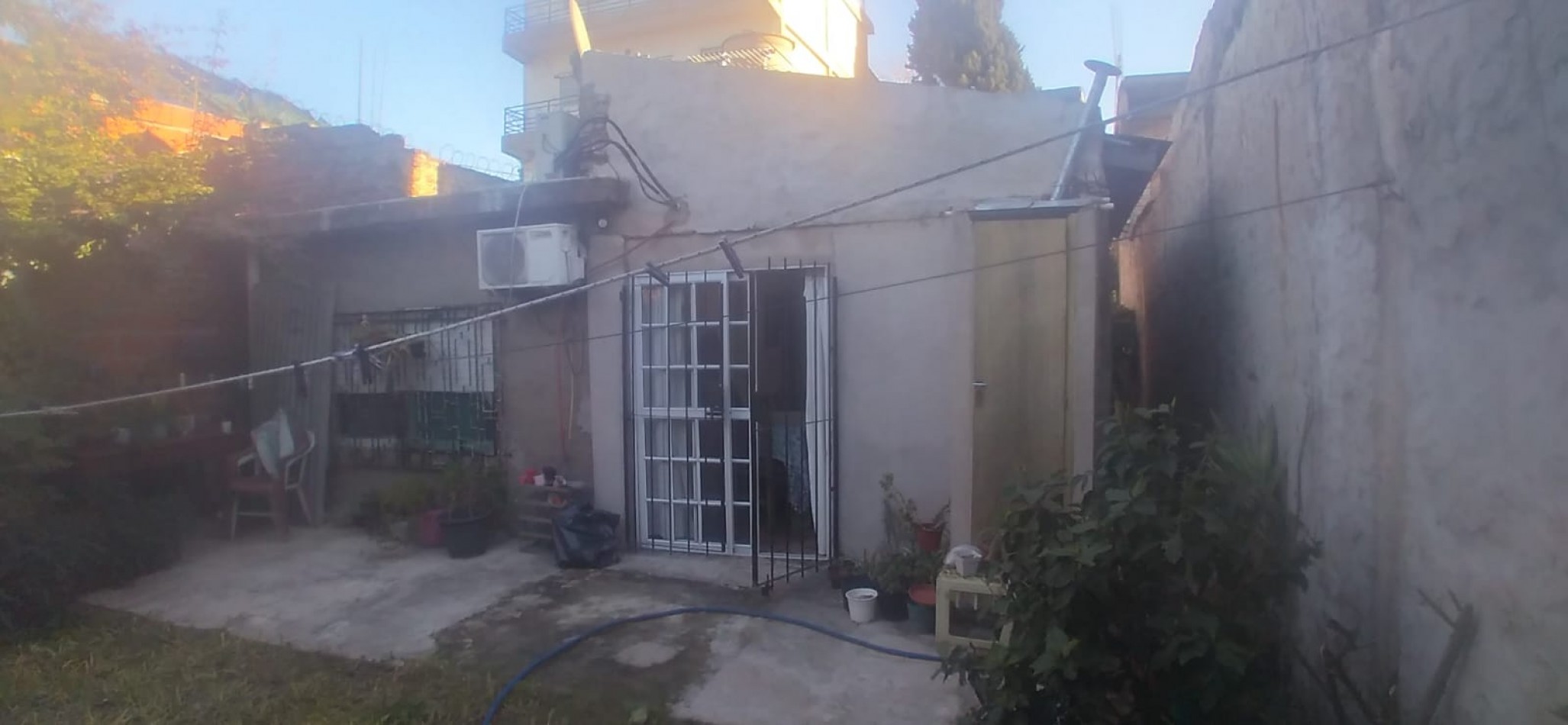 VENTA DE CASA CON AMPLIO TERRENO, MUY BUENA UBICACION.  SE ESCUCHAMOS OFERTAS!!