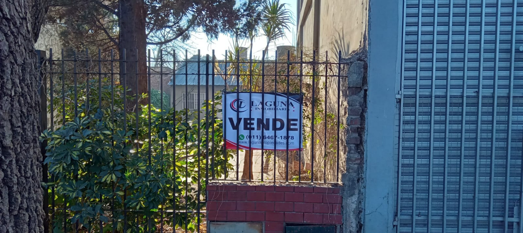 VENTA DE CASA CON AMPLIO TERRENO, MUY BUENA UBICACION.  SE ESCUCHAMOS OFERTAS!!