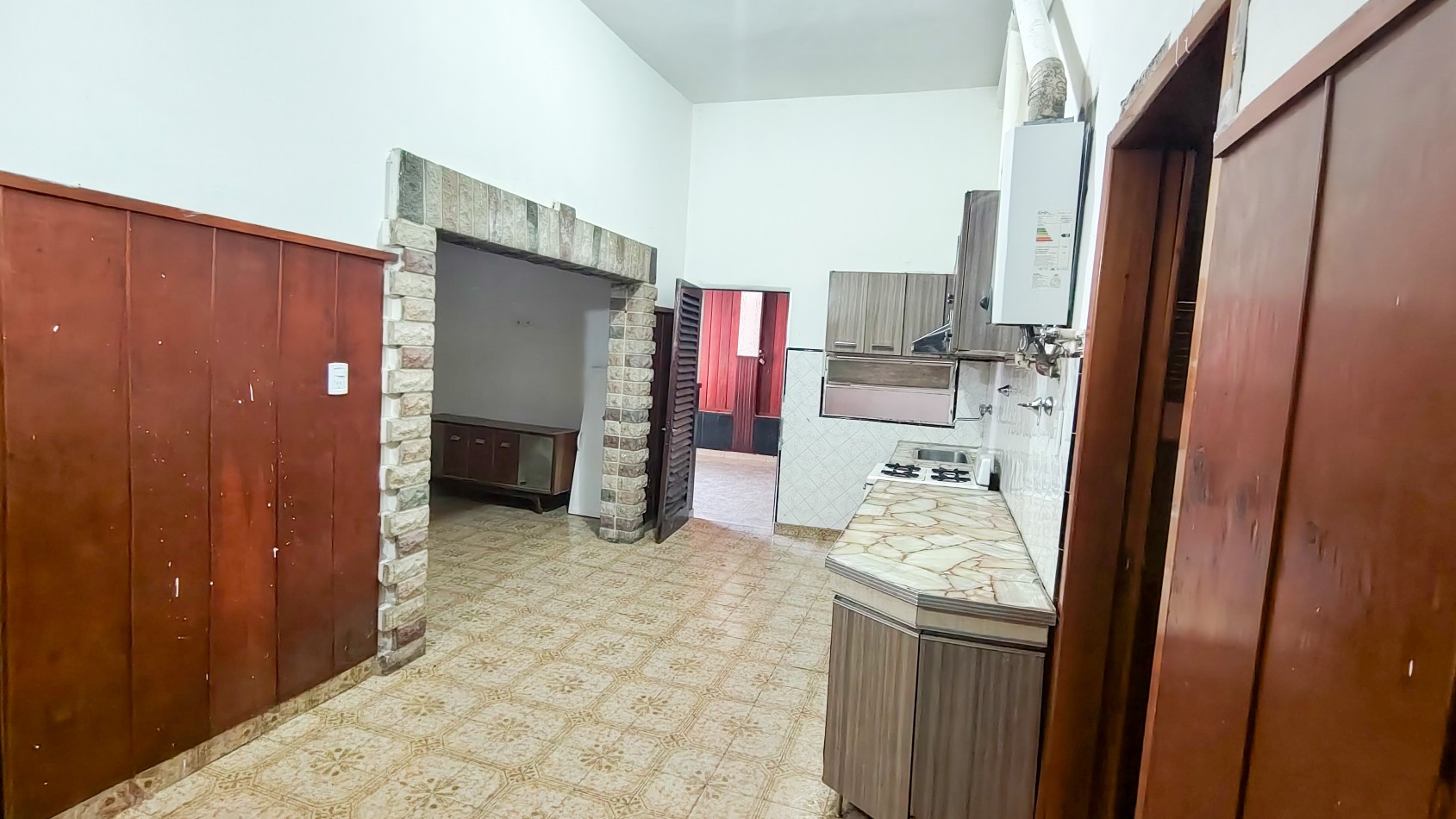 VENTA DE CASA EN ESQUINA CON TERRAZA, PATIO Y GARAJE + DTO 2 AM A TERMINAR