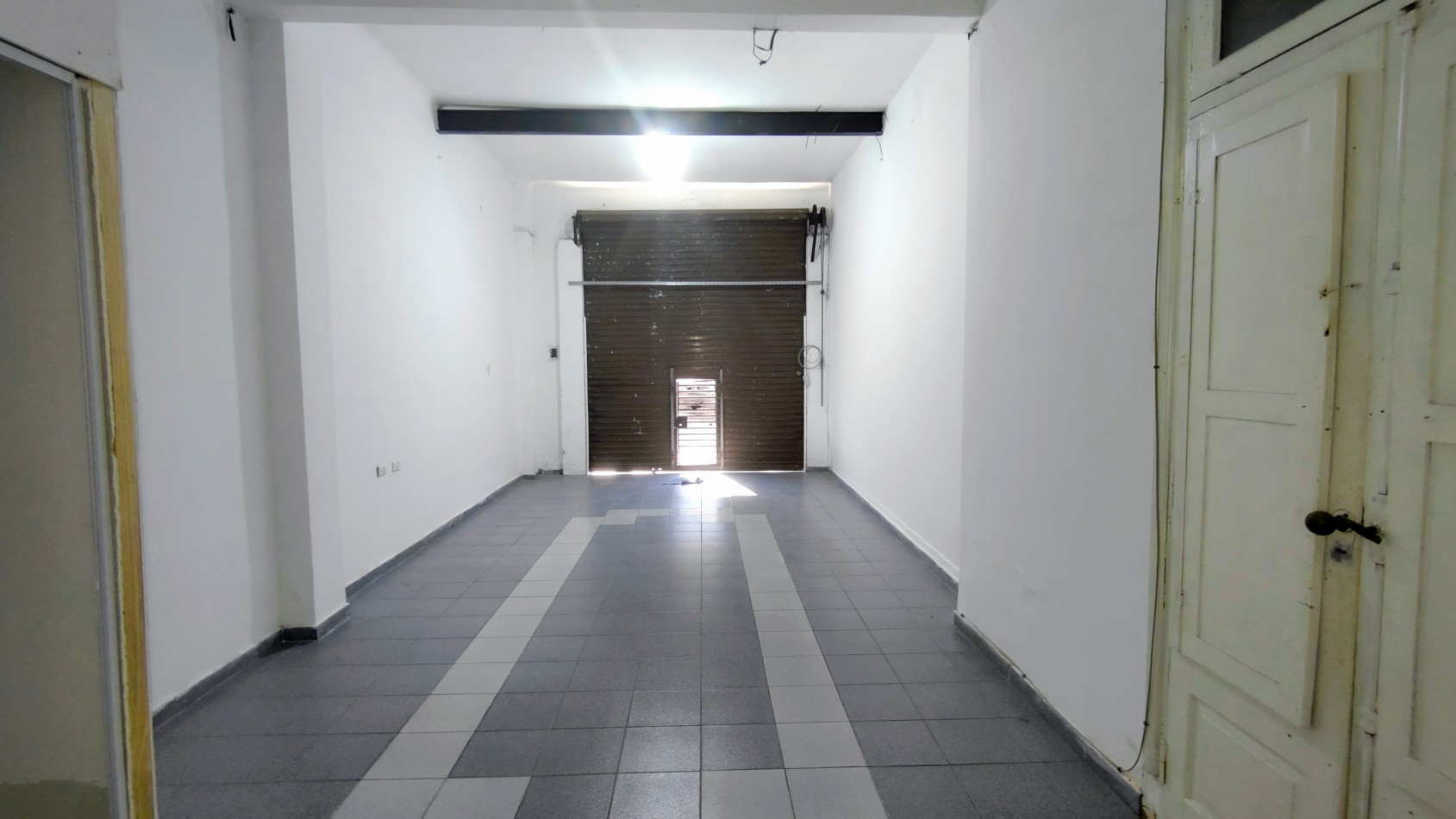 ALQUILER DE LOCAL COMERCIAL EN EXCELENTE ESTADO - VALENTIN ALSINA