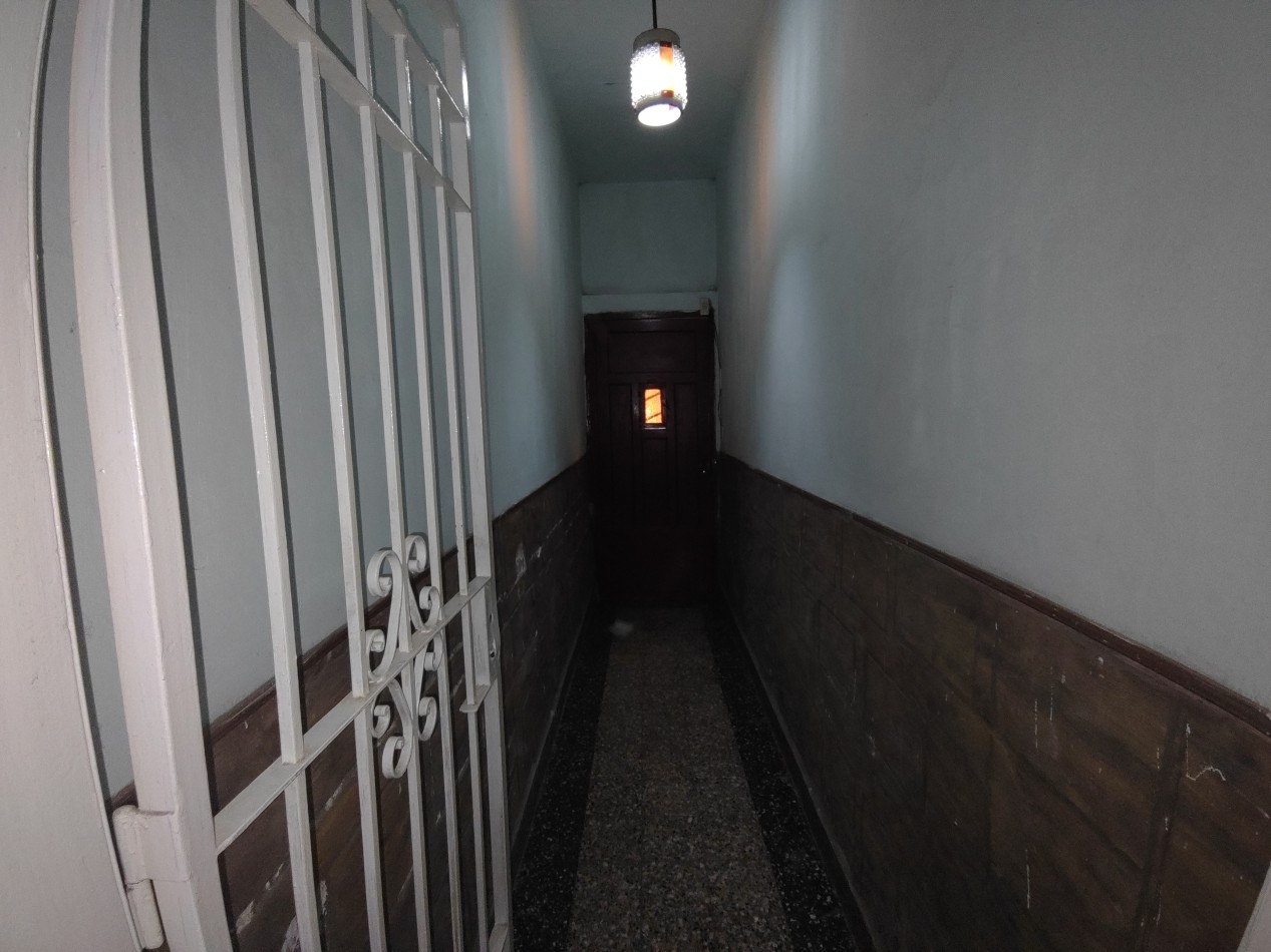 VENTA DE CASA A REFACCIONAR CON GRAN LOTE