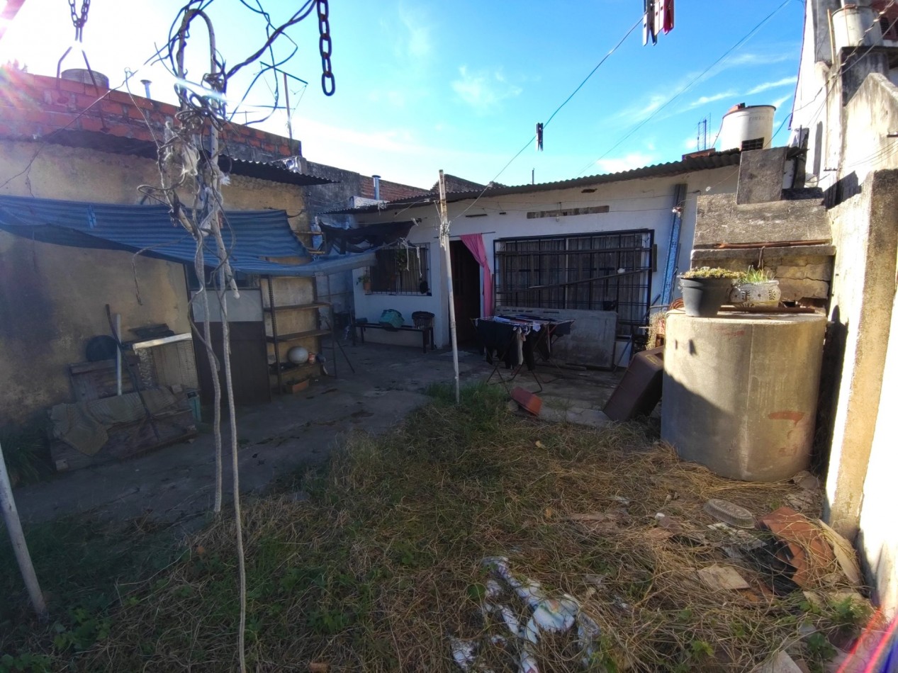 VENTA DE LOTE DE 444 M² CON CASA A REFACCIONAR Y LOCAL AL FRENTE