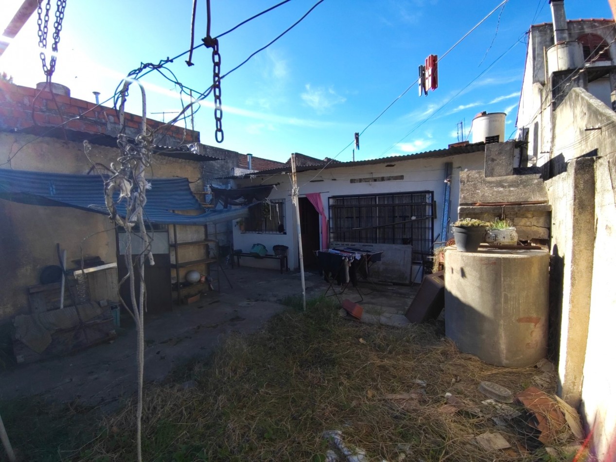 VENTA DE LOTE DE 444 M² CON CASA A REFACCIONAR Y LOCAL AL FRENTE