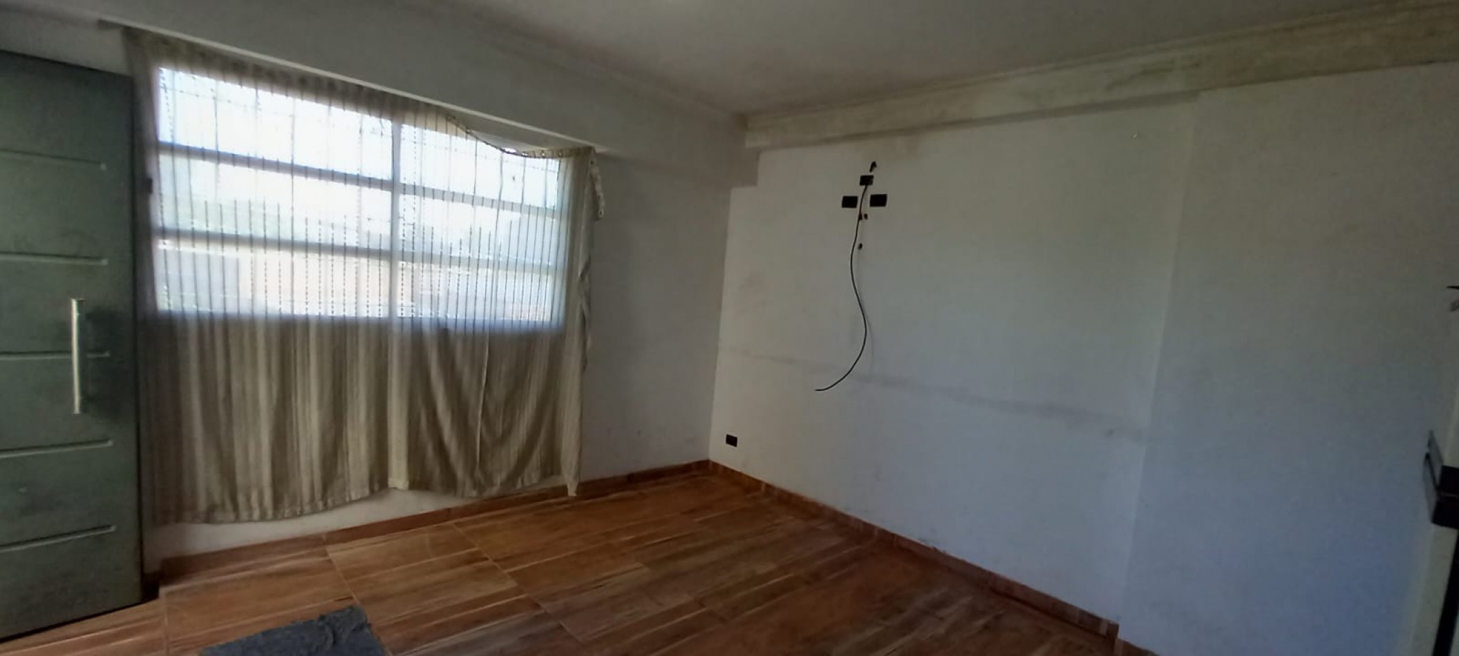 ALQUILER DE MONOAMBIENTE AMPLIO DIVISIBLE EN 2. 