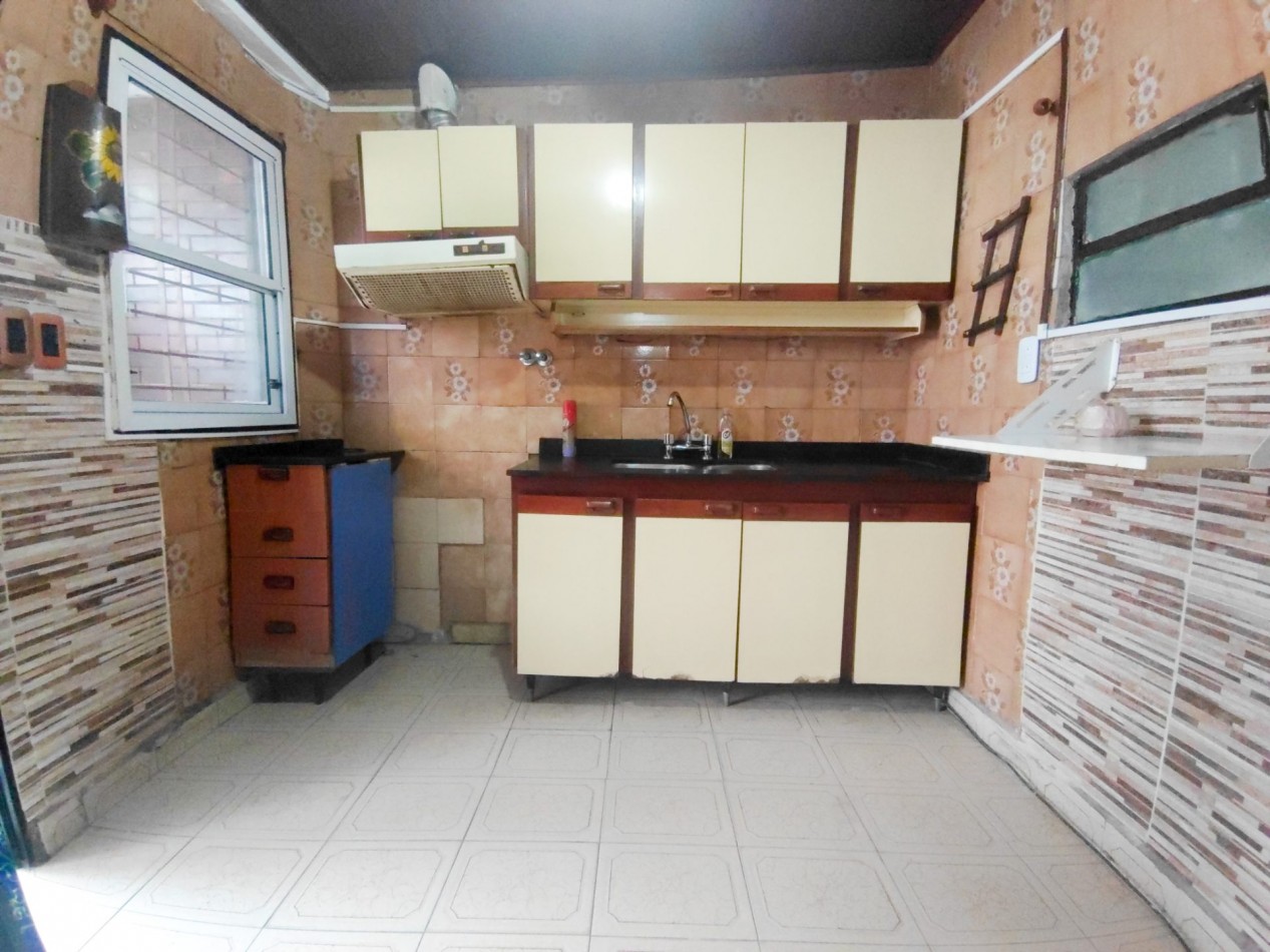ALQUILER DE PH INTERNO 2 AMBIENTES CON DORMITORIO AMPLIO