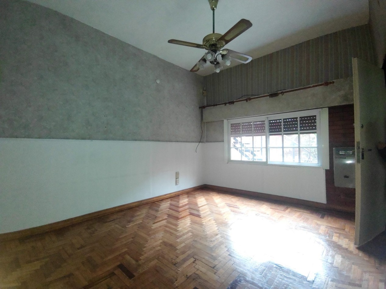 ALQUILER DE PH INTERNO 2 AMBIENTES CON DORMITORIO AMPLIO