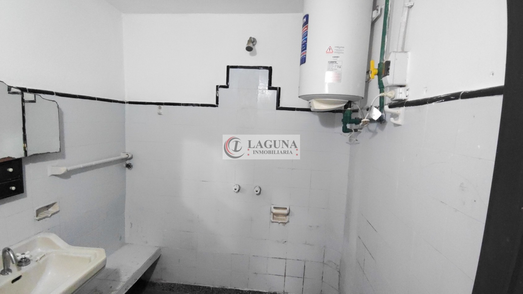 ALQUILER DE PH 3 AMBIENTES CON PATIO Y GARAGE CUBIERTO