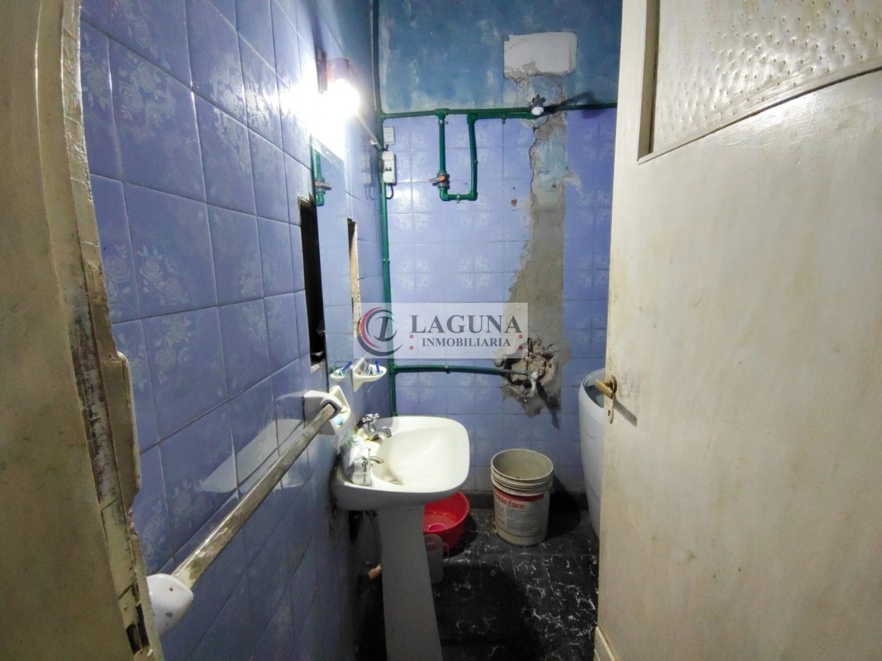 VENTA DE PROPIEDAD EN ESQUINA CON DOS VIVIENDAS A RECICLAR