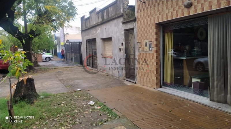 Venta De Lote Con Vivienda A Reciclar. Con Local. Buena Ubicacion. Ideal Cualquier Emprendimiento