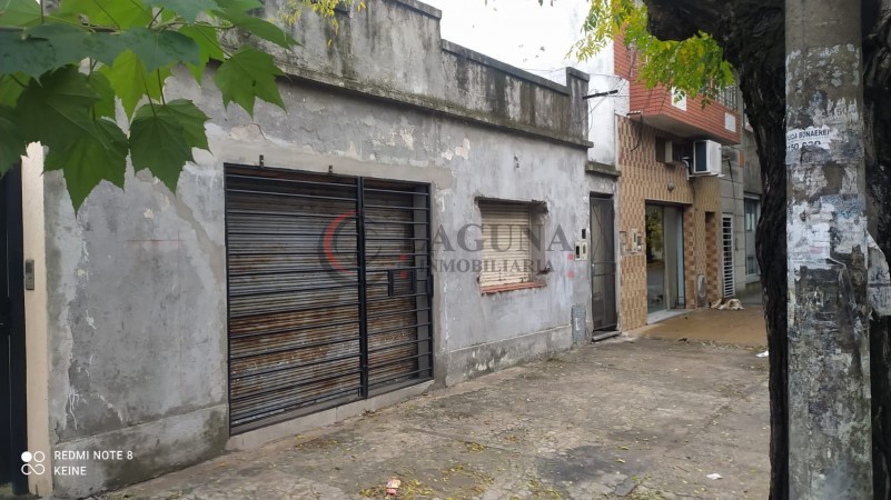 Venta De Lote Con Vivienda A Reciclar. Con Local. Buena Ubicacion. Ideal Cualquier Emprendimiento