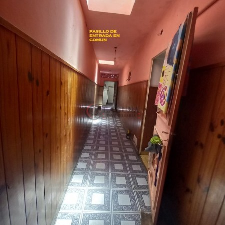 OPORTUNIDAD. VENTA DE CASA  APTA 2 FAMILIAS c/ LOCAL. 