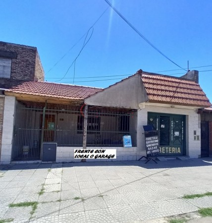 OPORTUNIDAD. VENTA DE CASA  APTA 2 FAMILIAS c/ LOCAL. 