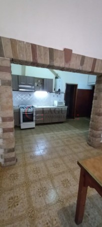 VENTA DE CASA EN ESQUINA CON TERRAZA, PATIO Y GARAJE + DTO 2 AM A TERMINAR. SE FINANCIA ! CONSULTE