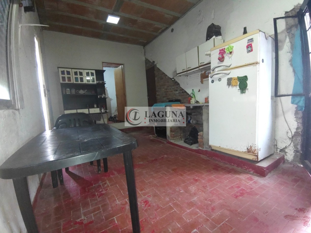 VENTA DE PROPIEDAD EN ESQUINA CON DOS VIVIENDAS A RECICLAR