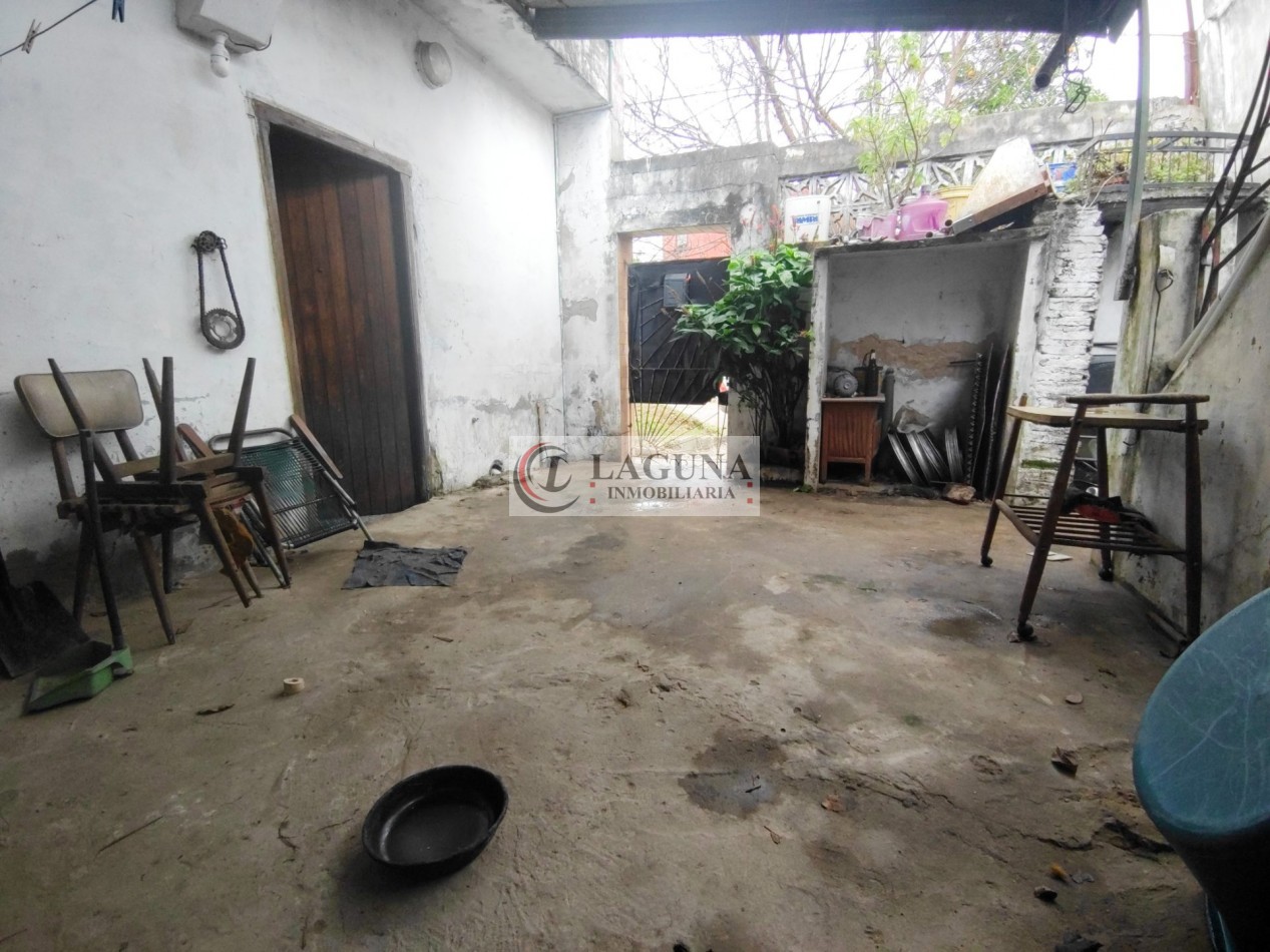 VENTA DE PROPIEDAD EN ESQUINA CON DOS VIVIENDAS A RECICLAR