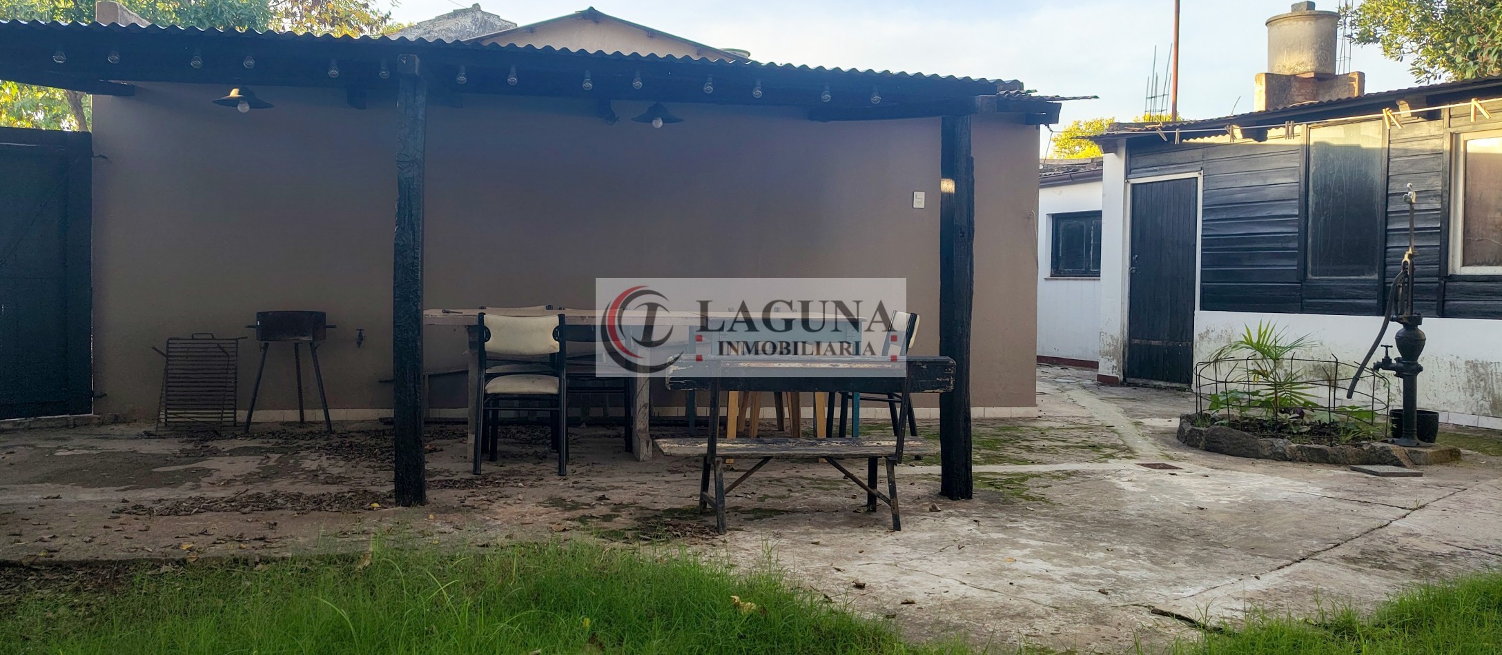 VENTA DE CASA MODERNIZADA CON GRAN LOTE, GARAGE Y GALPON
