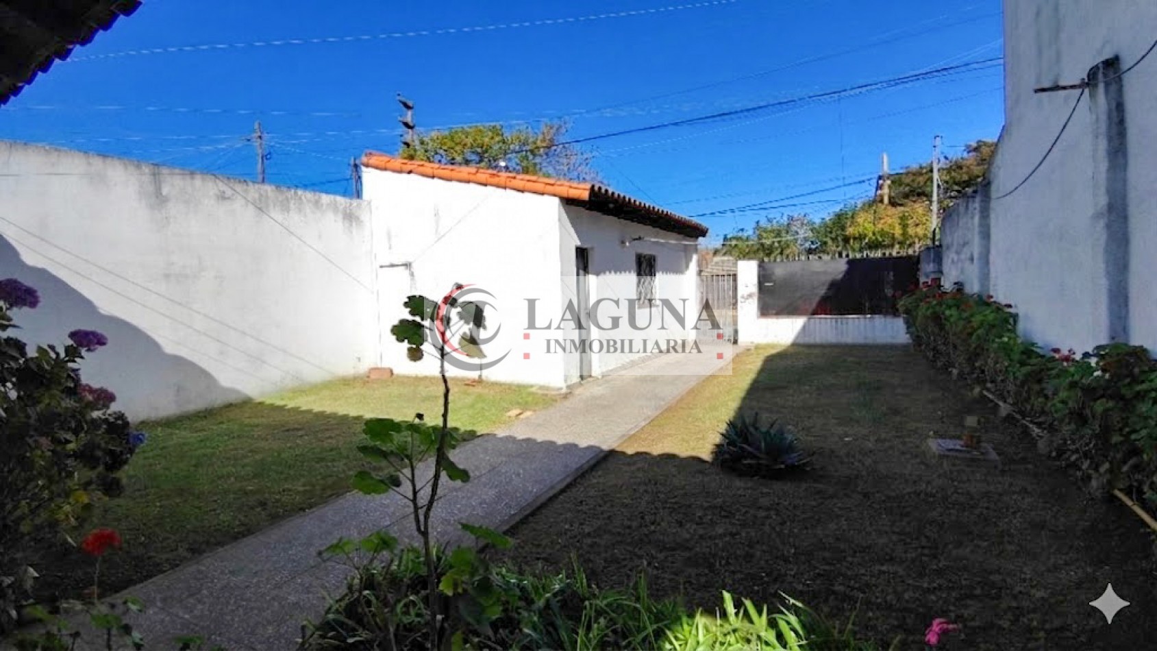OPORTUNIDAD VENTA DE CASA CON GRAN LOTE Y GARAGE PRIVADO APTO NEGOCIO Y APTO CREDITO