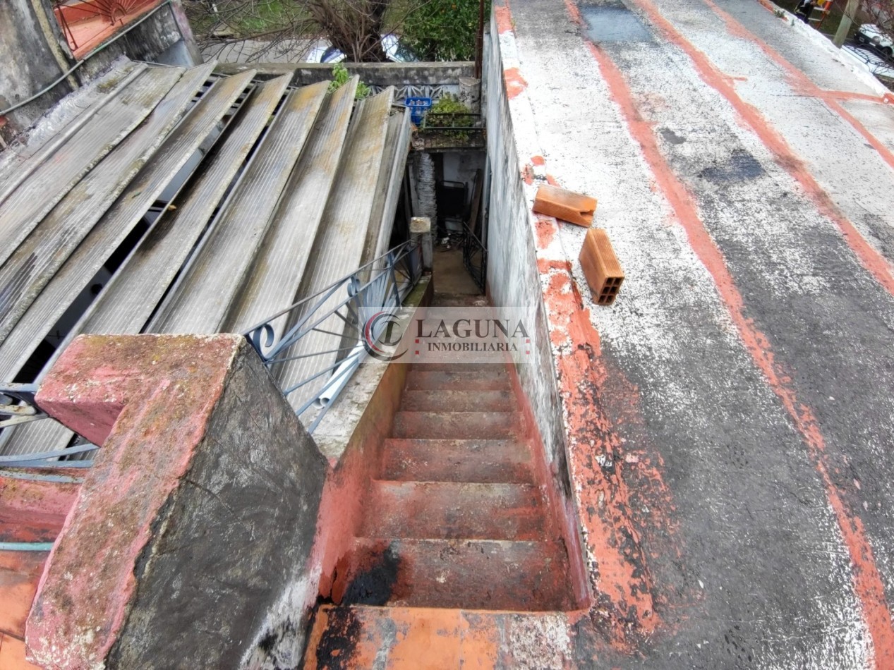VENTA DE PROPIEDAD EN ESQUINA CON DOS VIVIENDAS A RECICLAR