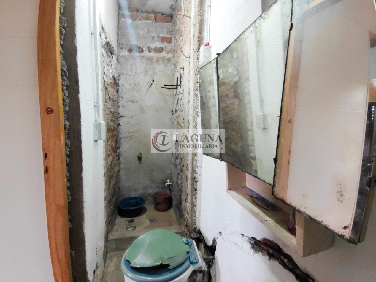 VENTA DE PROPIEDAD EN ESQUINA CON DOS VIVIENDAS A RECICLAR