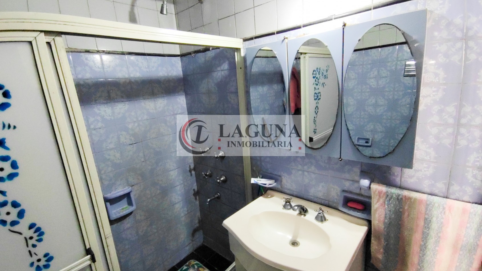 OPORTUNIDAD VENTA DE CASA CON GRAN LOTE Y GARAGE PRIVADO APTO NEGOCIO Y APTO CREDITO