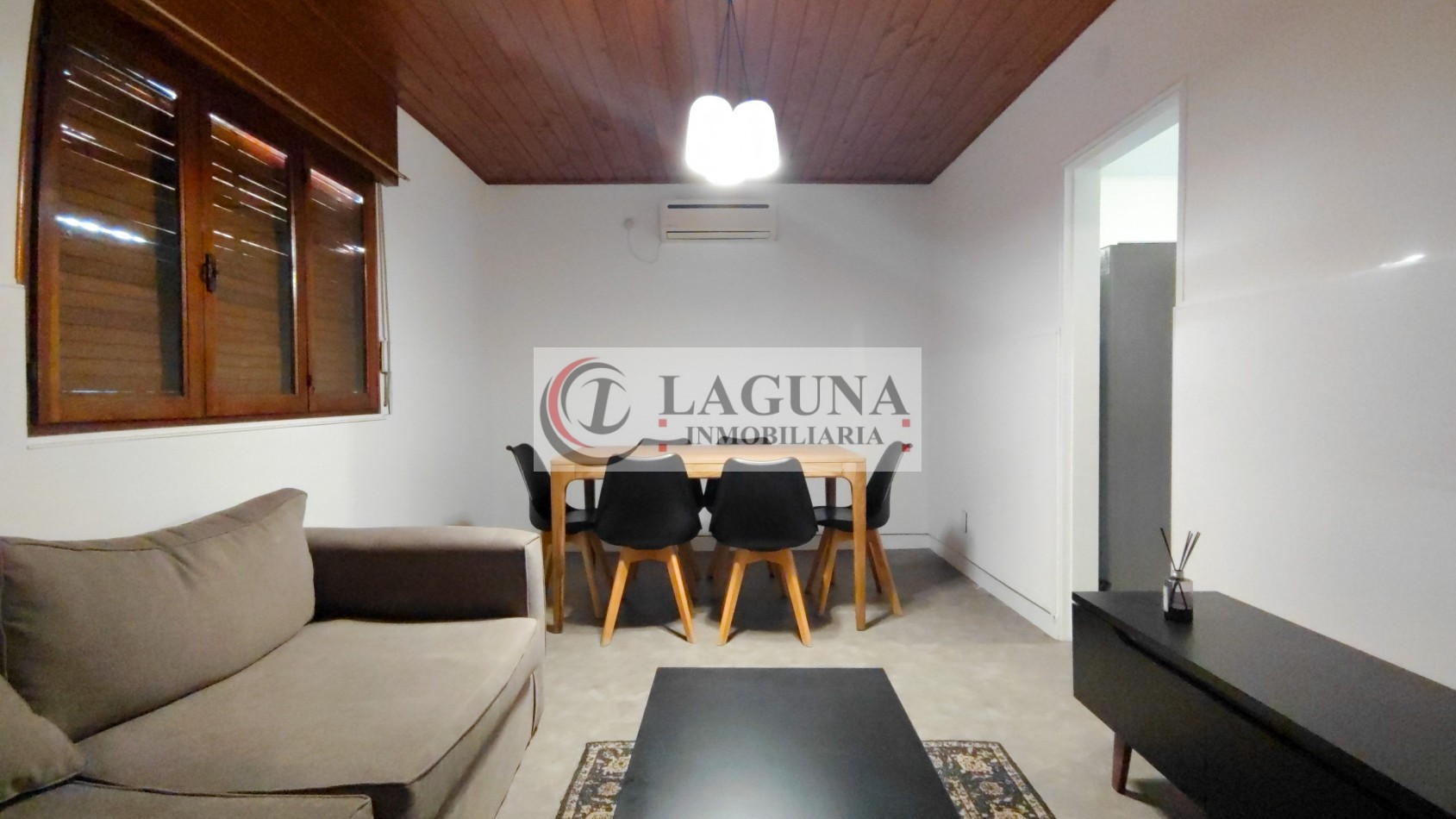 VENTA DE CASA MODERNIZADA CON GRAN LOTE, GARAGE Y GALPON