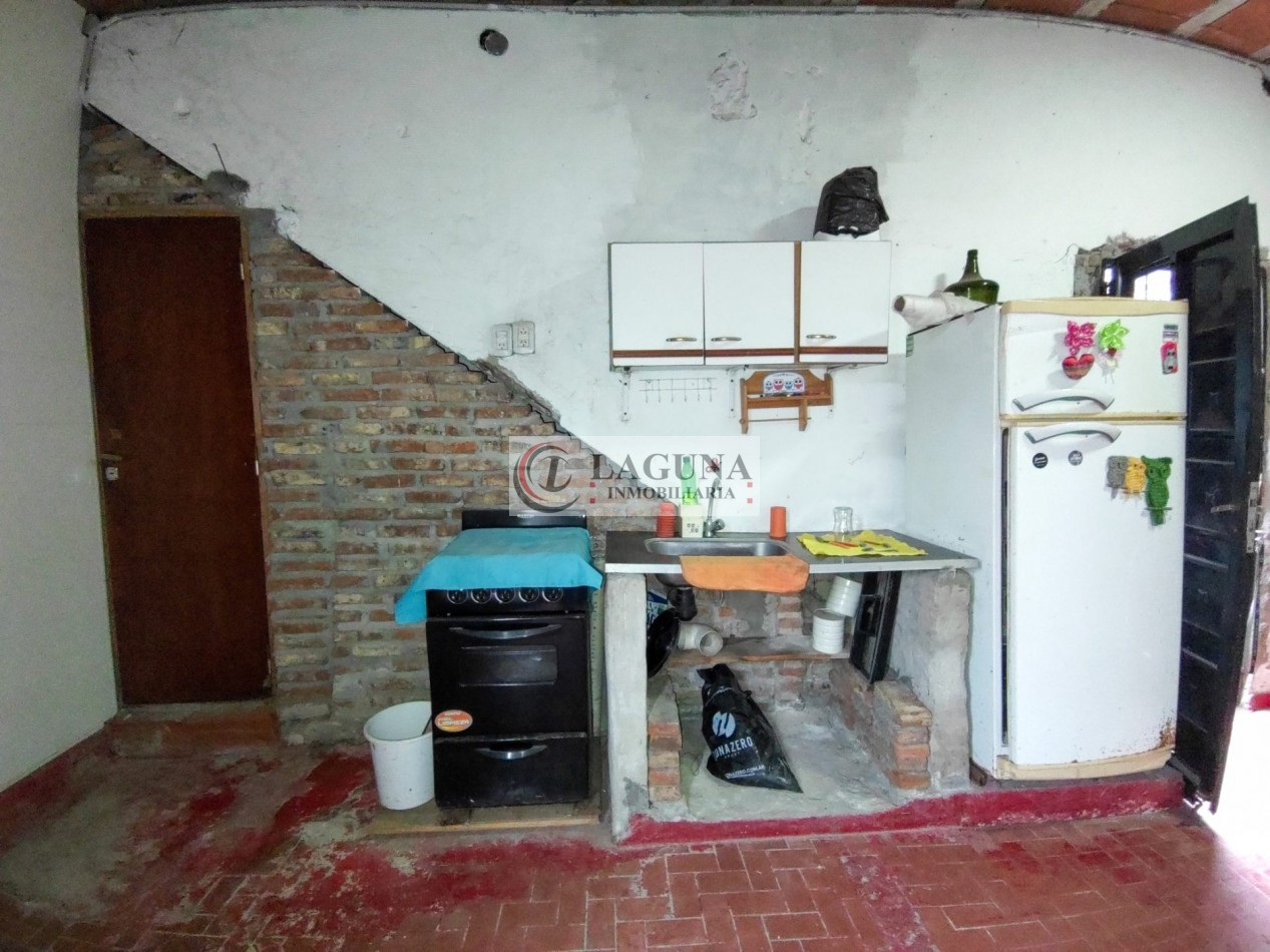 VENTA DE PROPIEDAD EN ESQUINA CON DOS VIVIENDAS A RECICLAR