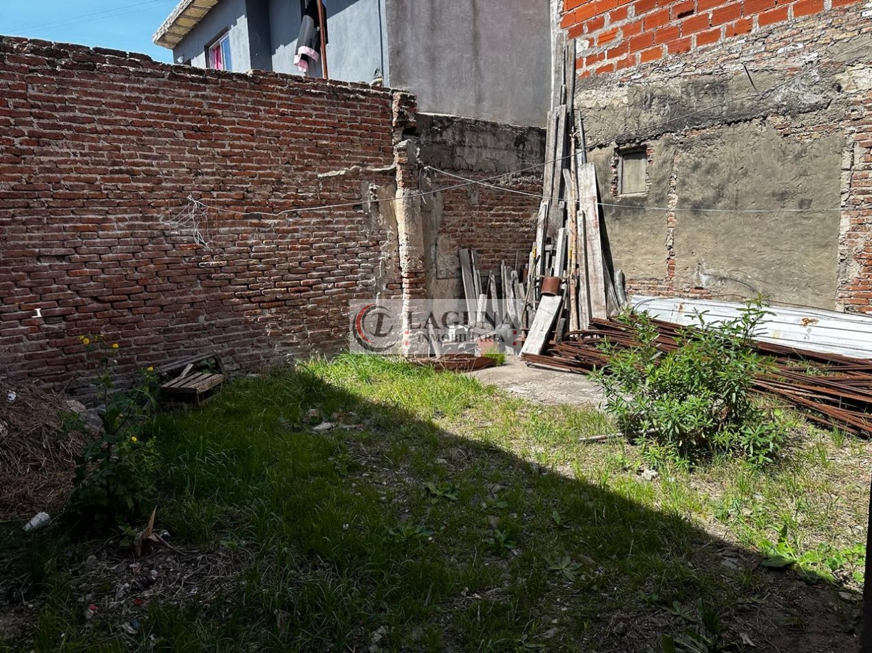 VENTA DE TERRENO CON CASA  A REMODELAR