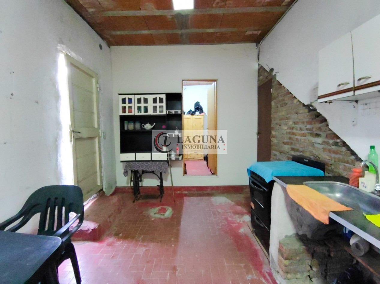 VENTA DE PROPIEDAD EN ESQUINA CON DOS VIVIENDAS A RECICLAR