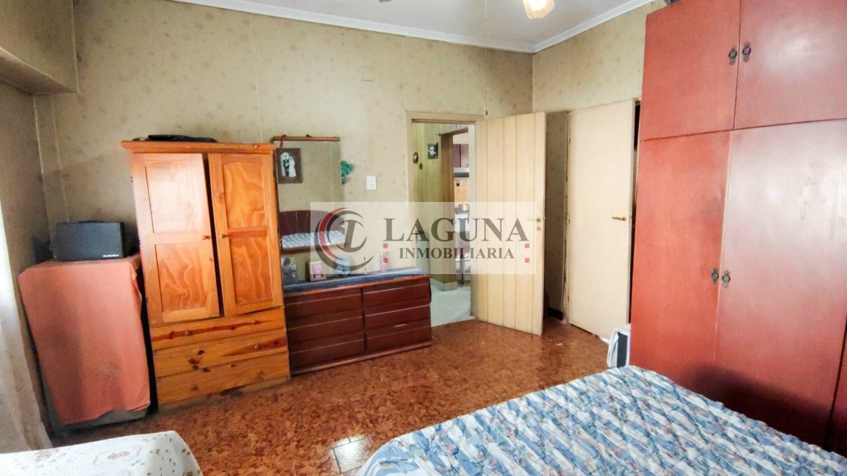 OPORTUNIDAD VENTA DE CASA CON GRAN LOTE Y GARAGE PRIVADO APTO NEGOCIO Y APTO CREDITO