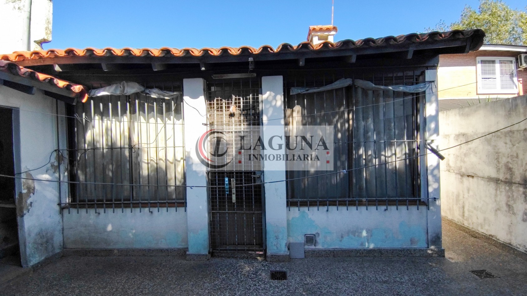 OPORTUNIDAD VENTA DE CASA CON GRAN LOTE Y GARAGE PRIVADO APTO NEGOCIO Y APTO CREDITO