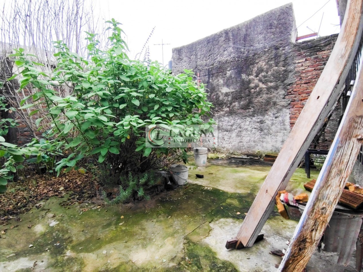 VENTA DE PROPIEDAD EN ESQUINA CON DOS VIVIENDAS A RECICLAR
