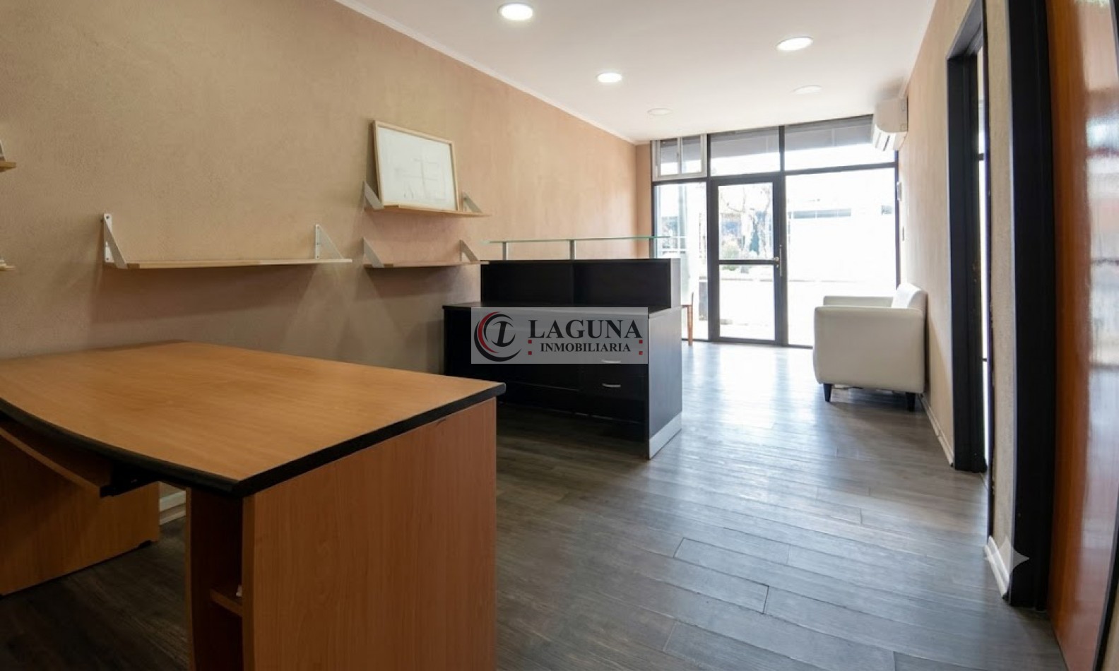 ALQUILER EXCELENTE LOCAL COMERCIAL Y OFICINAS SOBRE AV. HIPOLITO YRIGOYEN - BANFIELD