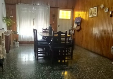 VENTA DE CASA CON QUINCHO Y GARAJE. OFERTA!!!