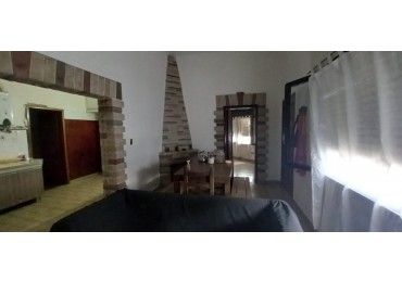 VENTA DE CASA EN ESQUINA CON TERRAZA, PATIO Y GARAJE + DTO 2 AM A TERMINAR. SE FINANCIA ! CONSULTE