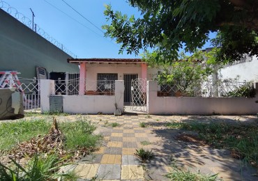 Alquiler de casa 3 Ambientes con jardin, patio y entrada para autos