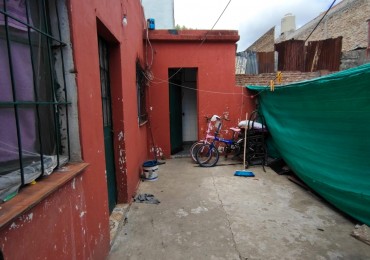 VENTA DE TERRENO CON 2 PH 3 Y 2 AMBIENTES A RECICLAR