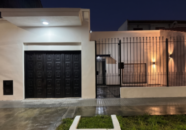 VENTA CASA DE 3 AMBIENTES CON GRAN JARDIN Y GARAGE