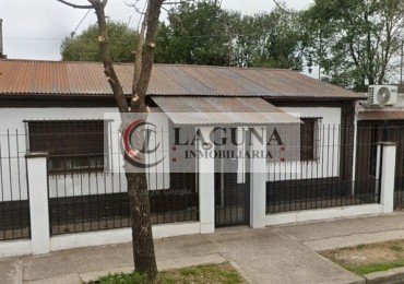 VENTA DE CASA MODERNIZADA CON GRAN LOTE, GARAGE Y GALPON